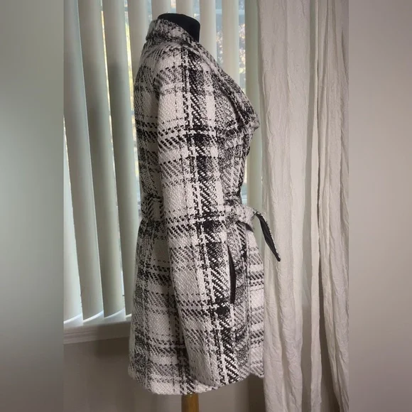 Iz Byer Black and White Trench Coat - Picture 5 of 12